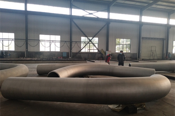 大曲率半径弯管